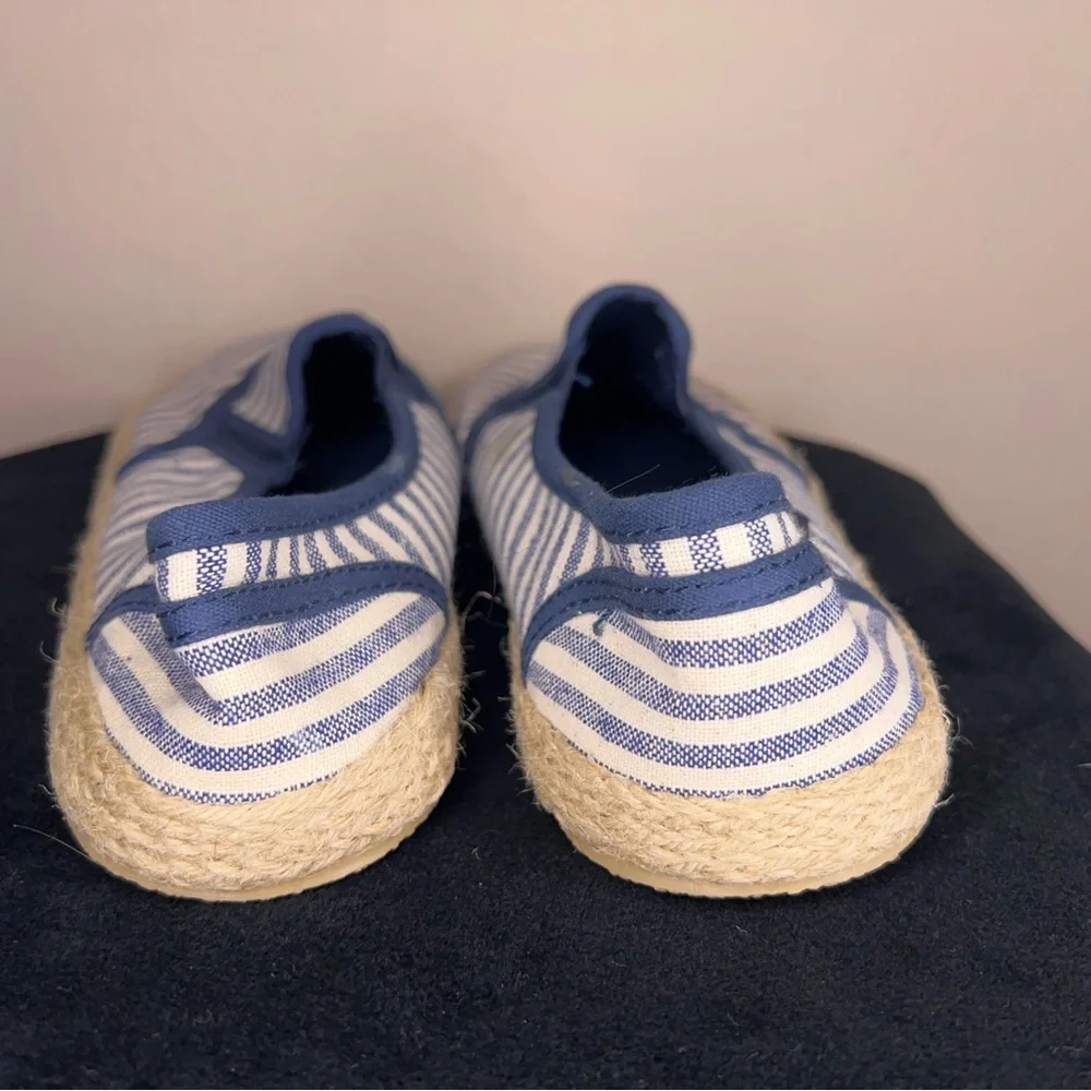 Size 8.5 Rocket Dog Blue White Stripes Espadrilles  Travel Beach Casual Canvas